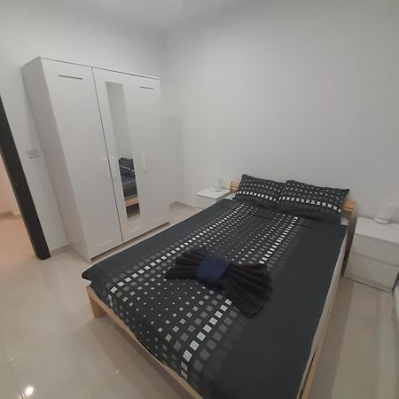 Modern 3Br Stylish Apartment With Large Balcony - Close To St Julians And St Georges Bay Is-Swieqi Exteriér fotografie