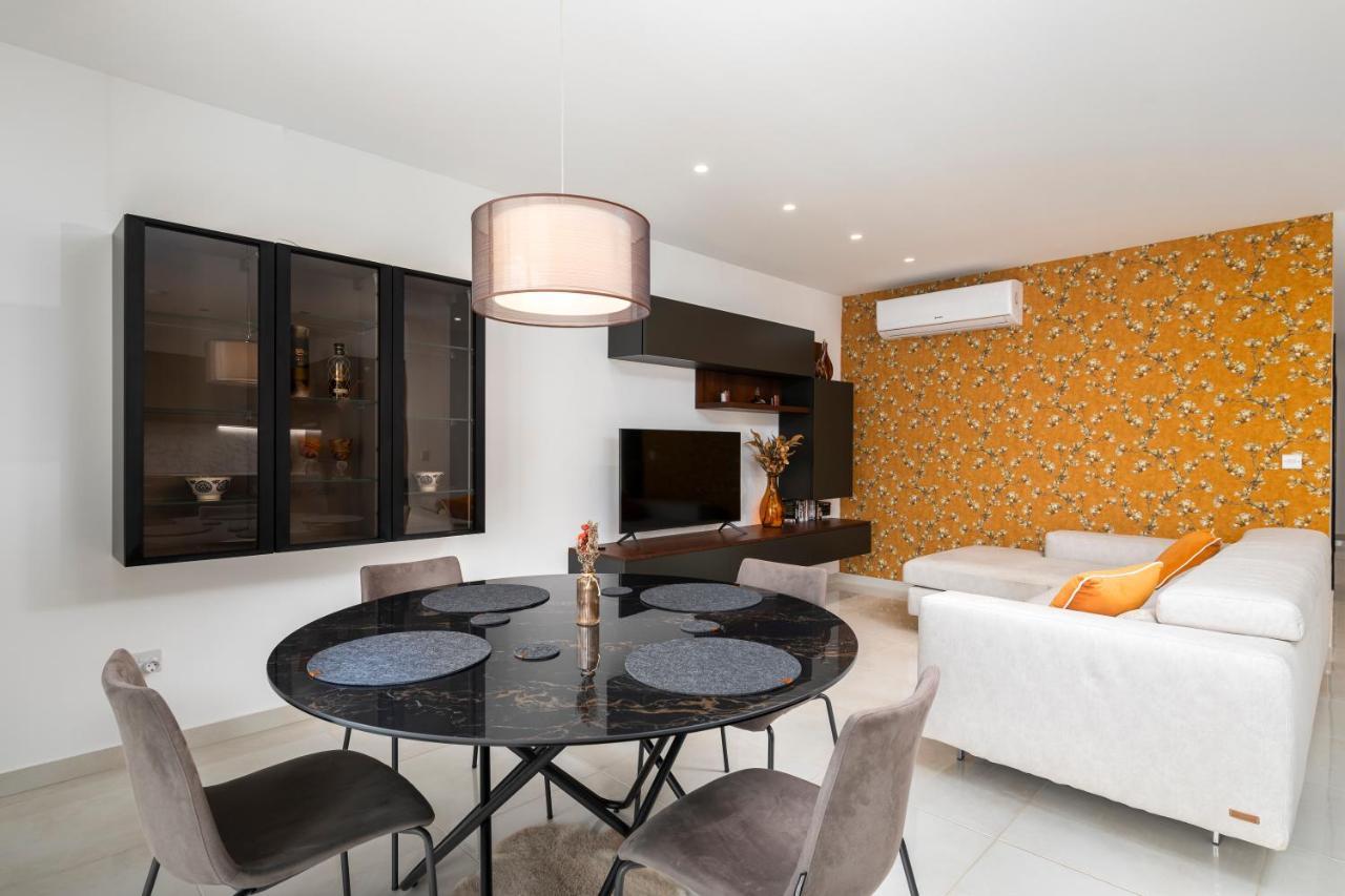 Modern 3Br Stylish Apartment With Large Balcony - Close To St Julians And St Georges Bay Is-Swieqi Exteriér fotografie