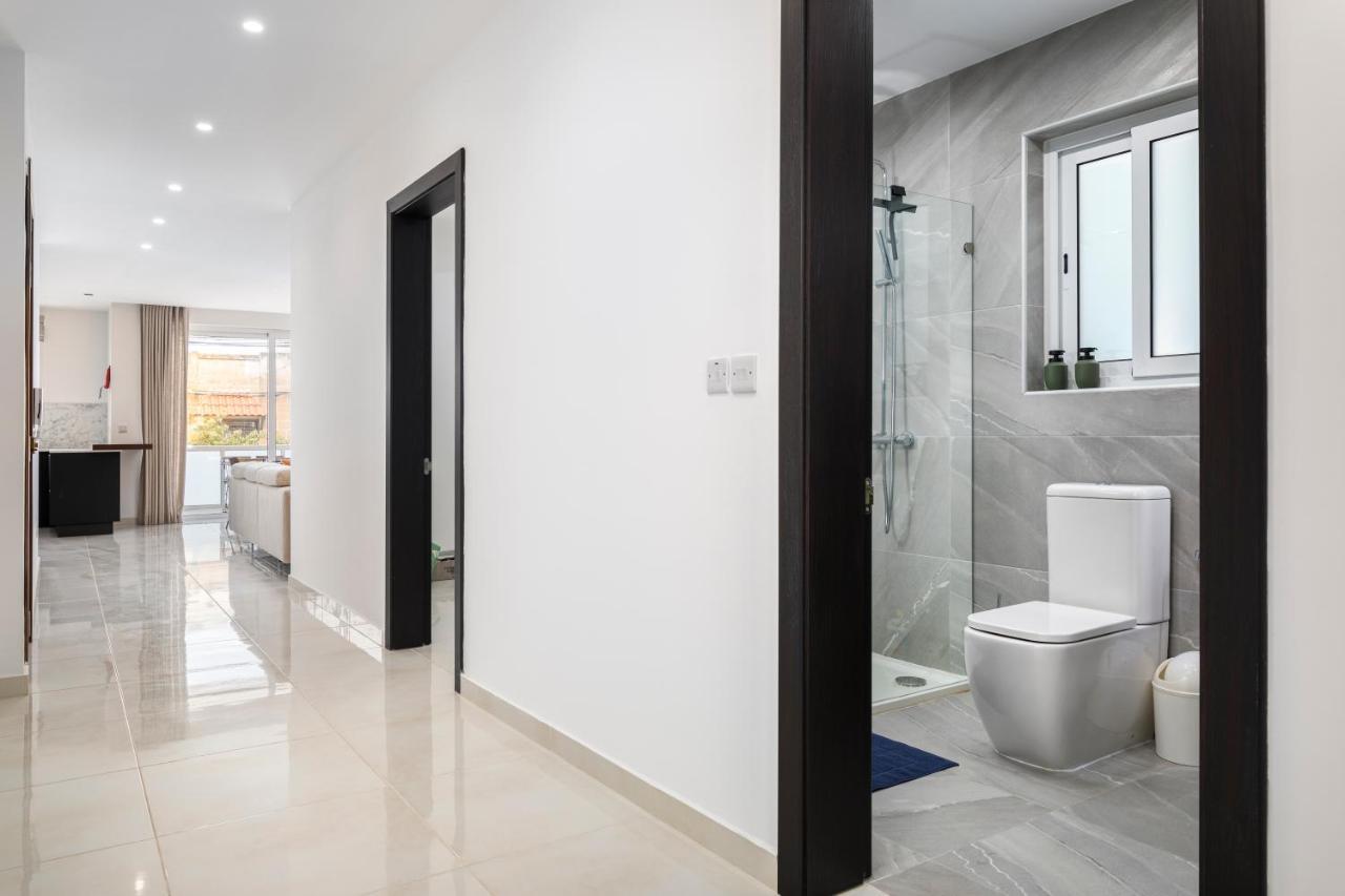 Modern 3Br Stylish Apartment With Large Balcony - Close To St Julians And St Georges Bay Is-Swieqi Exteriér fotografie